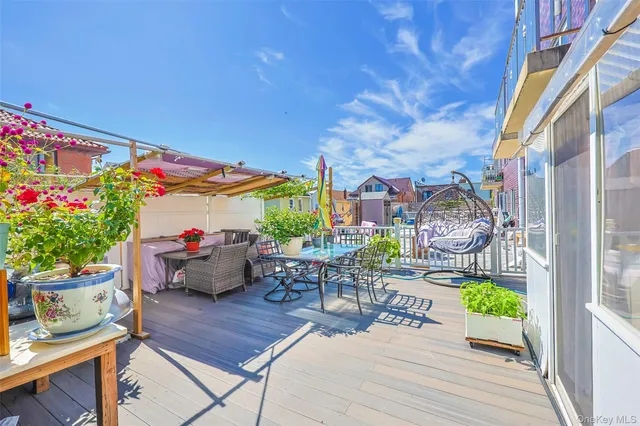 $899,000 | 136-20 Booth Memorial Avenue, Unit 2A | Queensboro Hill