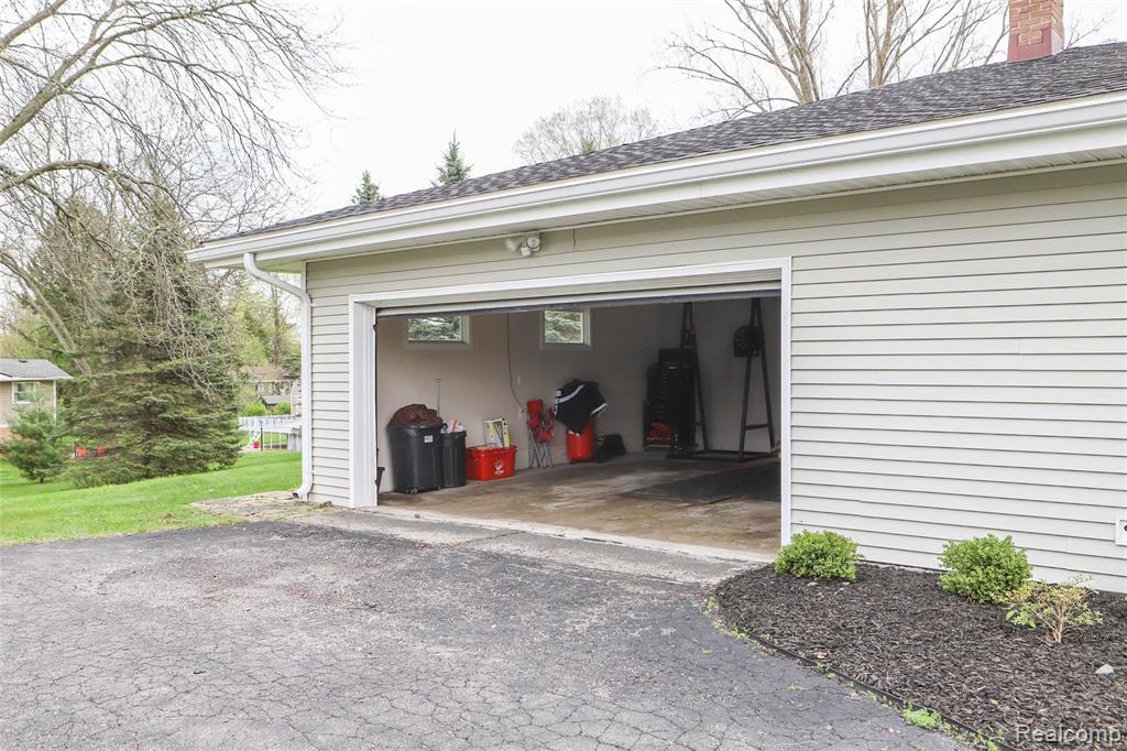 2511 Ellis Road Ypsilanti, MI 48197 - Photo 39 of 46