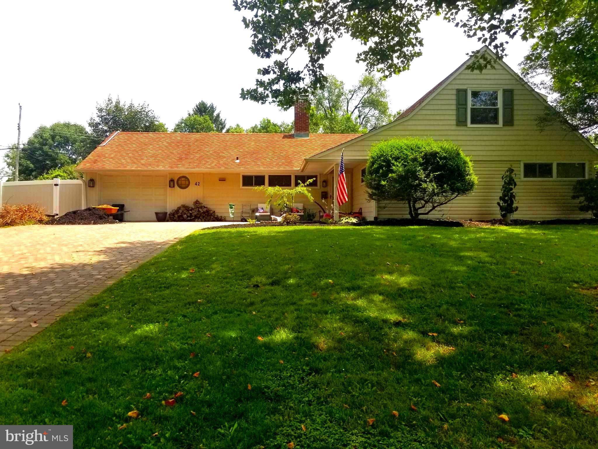42 Red Ridge Road Levittown, PA 19056 - Photo 1 of 33 Gallery Image 1