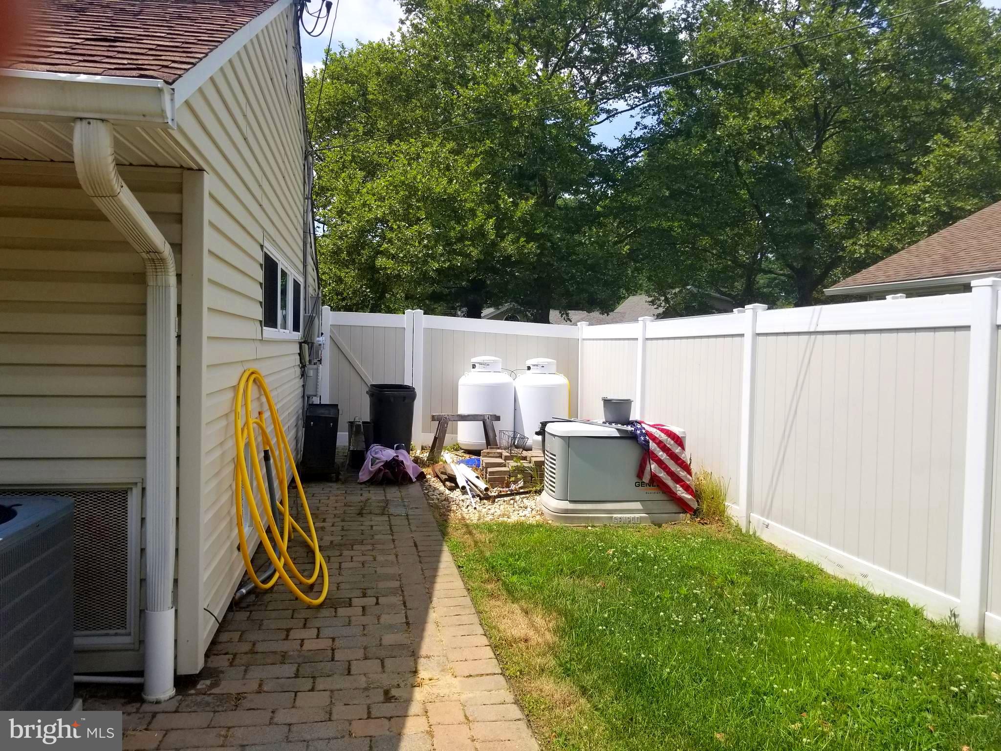 42 Red Ridge Road Levittown, PA 19056 - Photo 20 of 33 Gallery Image 20