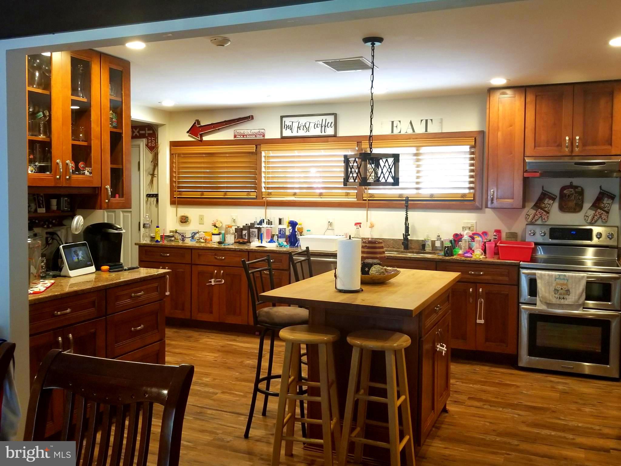 42 Red Ridge Road Levittown, PA 19056 - Photo 4 of 33 Gallery Image 4