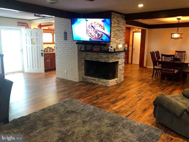 42 Red Ridge Road Levittown, PA 19056 - Photo 8 of 33 Gallery Image 8