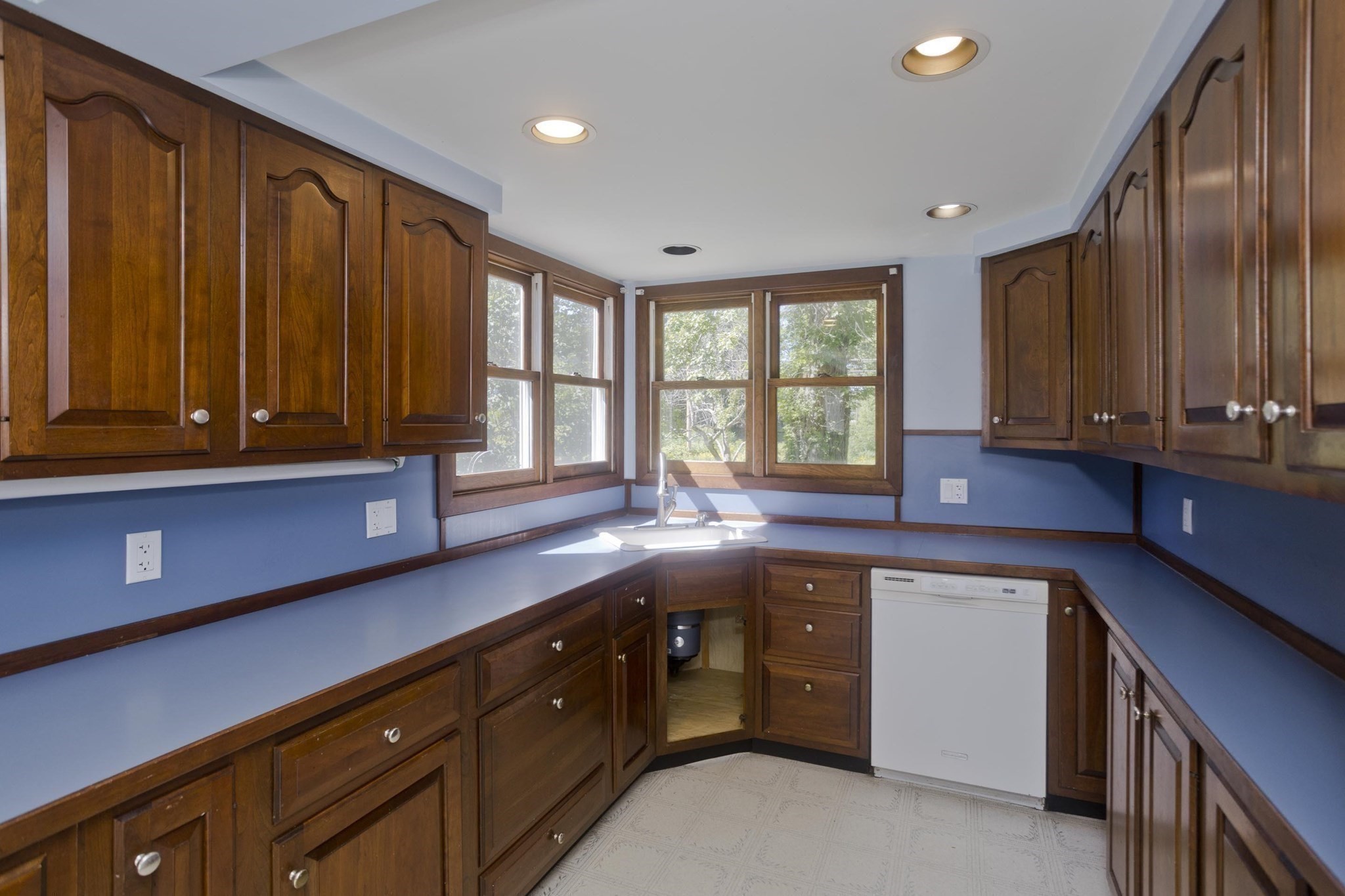 54 Ryan Road Northampton, MA 01062 - Photo 5 of 36 Gallery Image 5