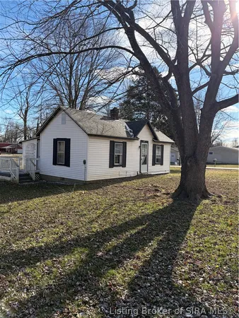 $69,999 | 1806 Edgewood Drive, Charlestown, IN 47111