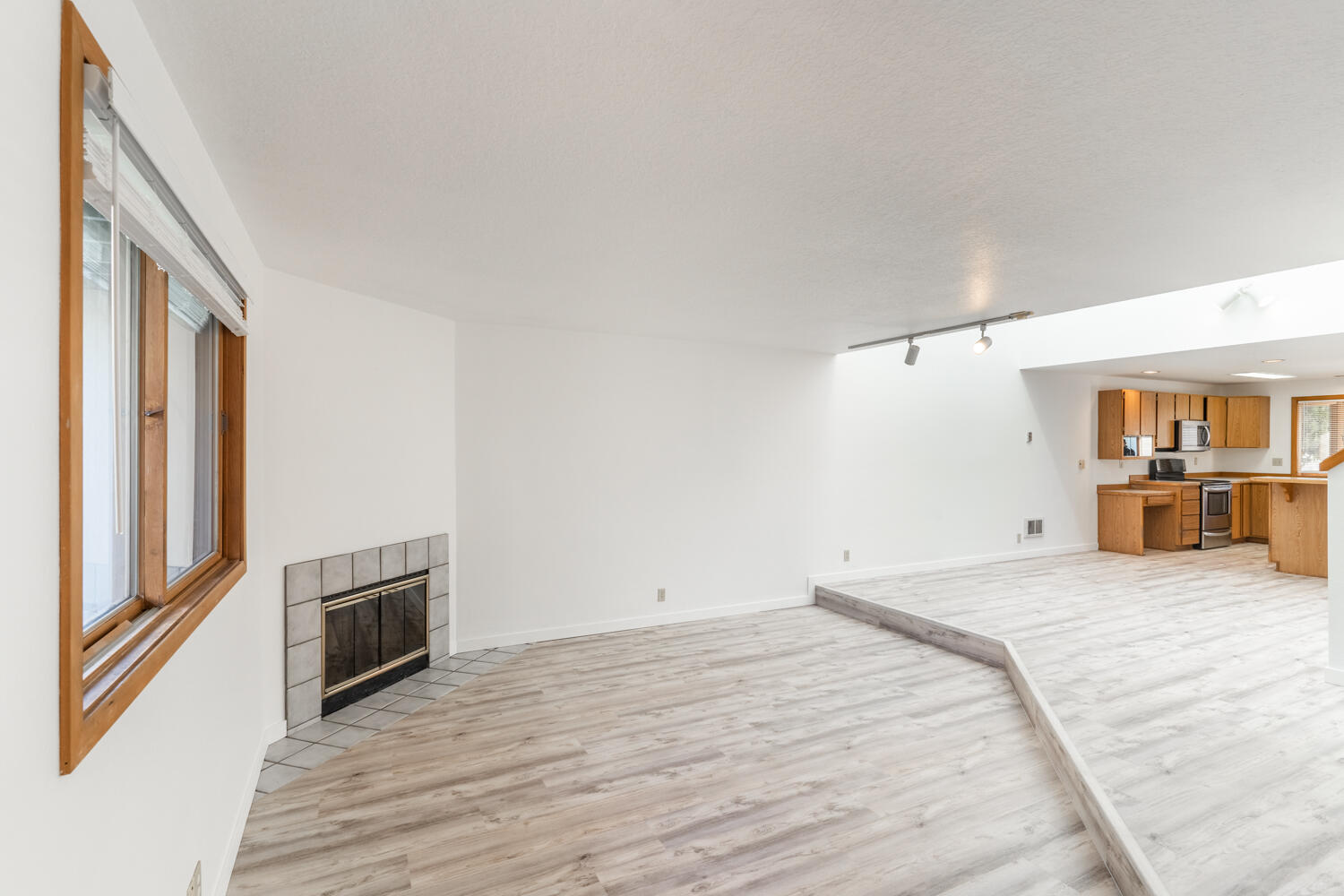 1050 Northeast Butler Market Road, Unit 24 Bend, OR 97701 - Photo 13 of 30 Great room