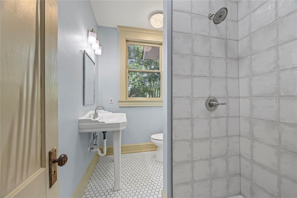 344 Hartwell Road Lavonia, GA 30553 - Photo 40 of 84