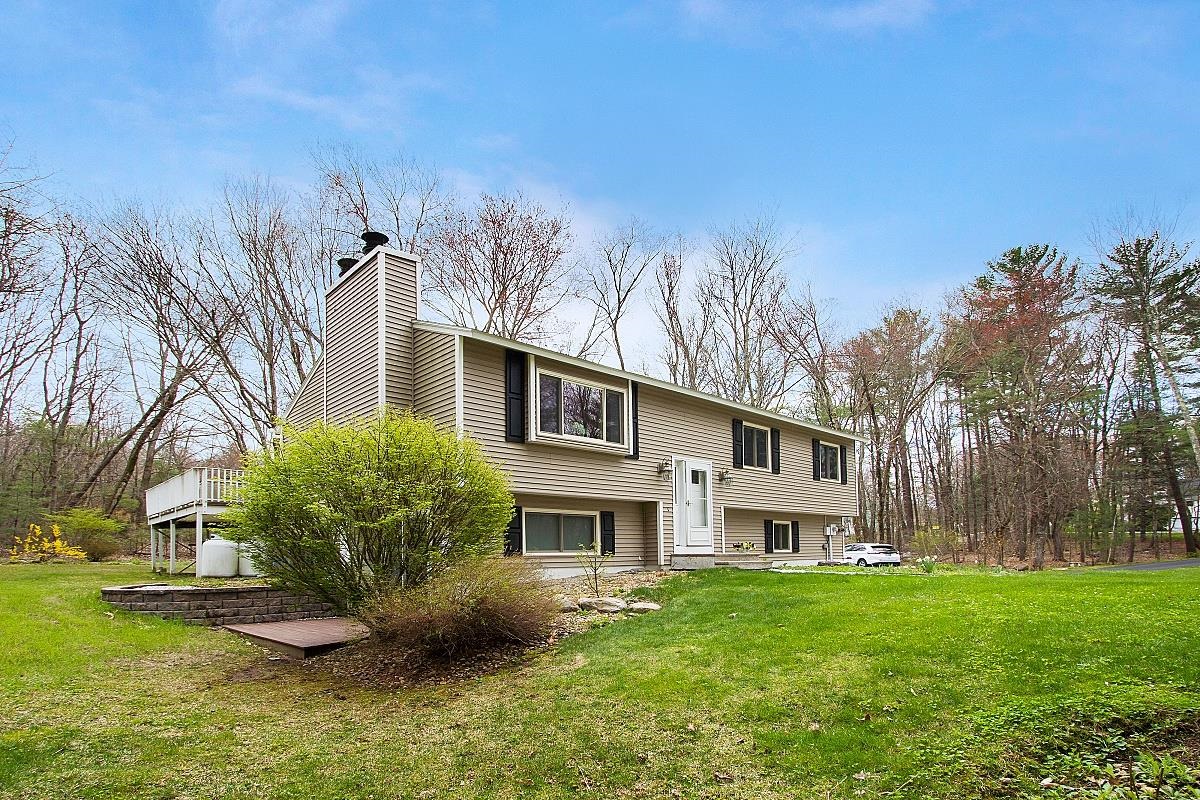 67 Lancaster Farm Road Salem, NH 03079 - Photo 2 of 19