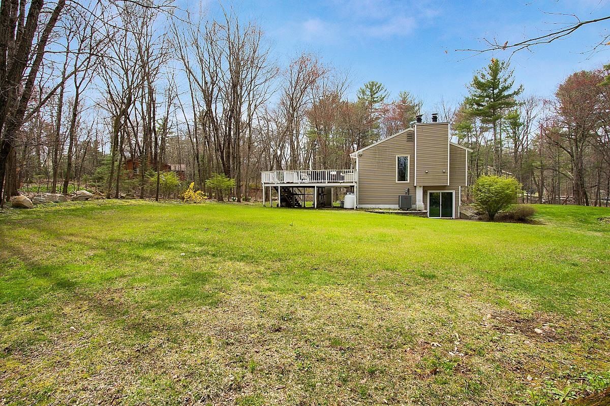 67 Lancaster Farm Road Salem, NH 03079 - Photo 4 of 19