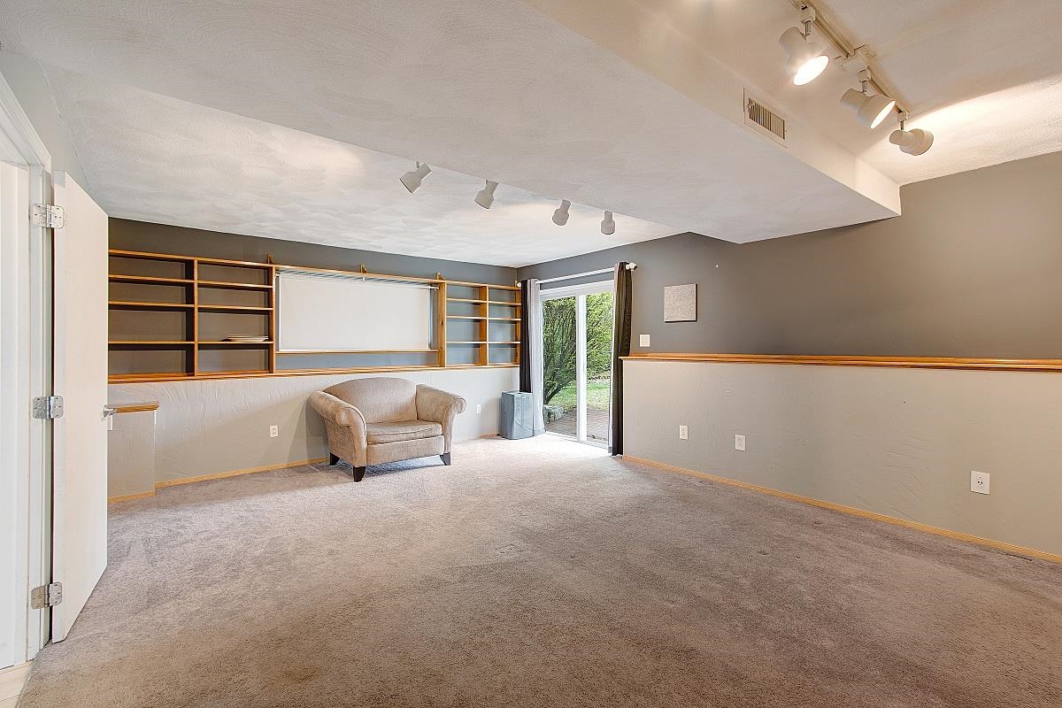 67 Lancaster Farm Road Salem, NH 03079 - Photo 10 of 19