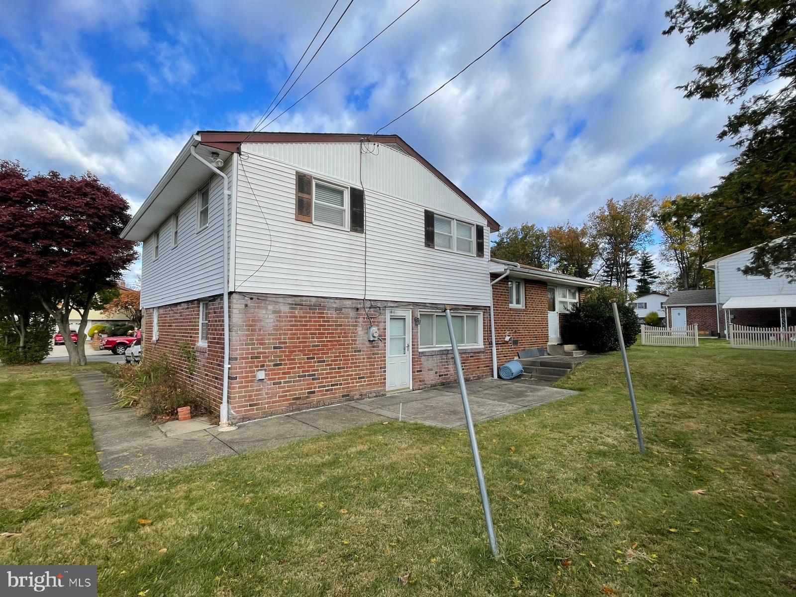 9227 Burbank Road Philadelphia, PA 19115 - Photo 42 of 46 a backyard of a house with entertaining space