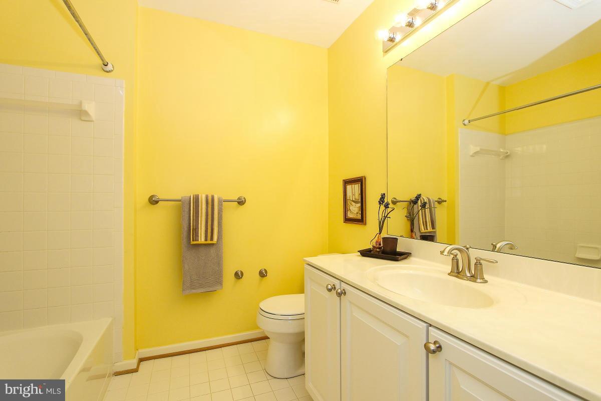 4606 Ripley Manor Terrace Olney, MD 20832 - Photo 22 of 30 Bath
