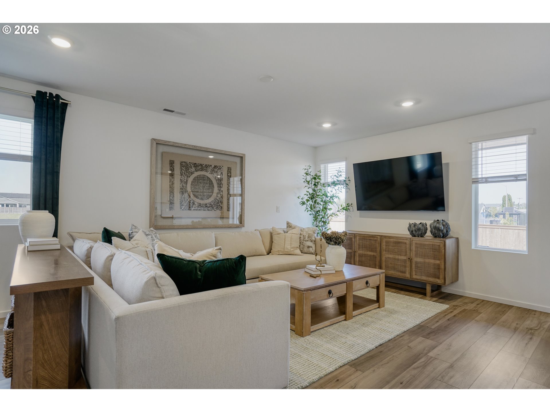531 Spring Street Woodburn, OR 97071 - Photo 12 of 23 Living Room