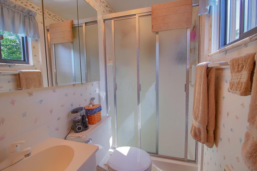 3104 Eastwick Road Columbus, OH 43232 - Photo 31 of 59 full bath