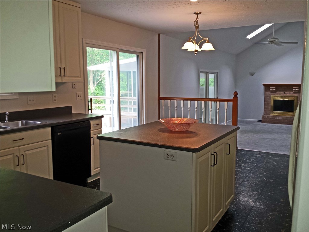 39650 Aurora Road Solon, OH 44139 - Photo 6 of 27 Kitchen