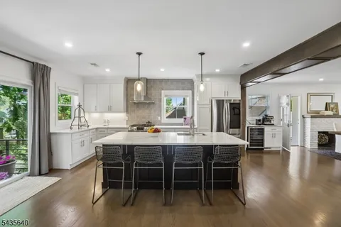 $1,495,000 | 21 Evergreen Place, Maplewood, NJ 07040