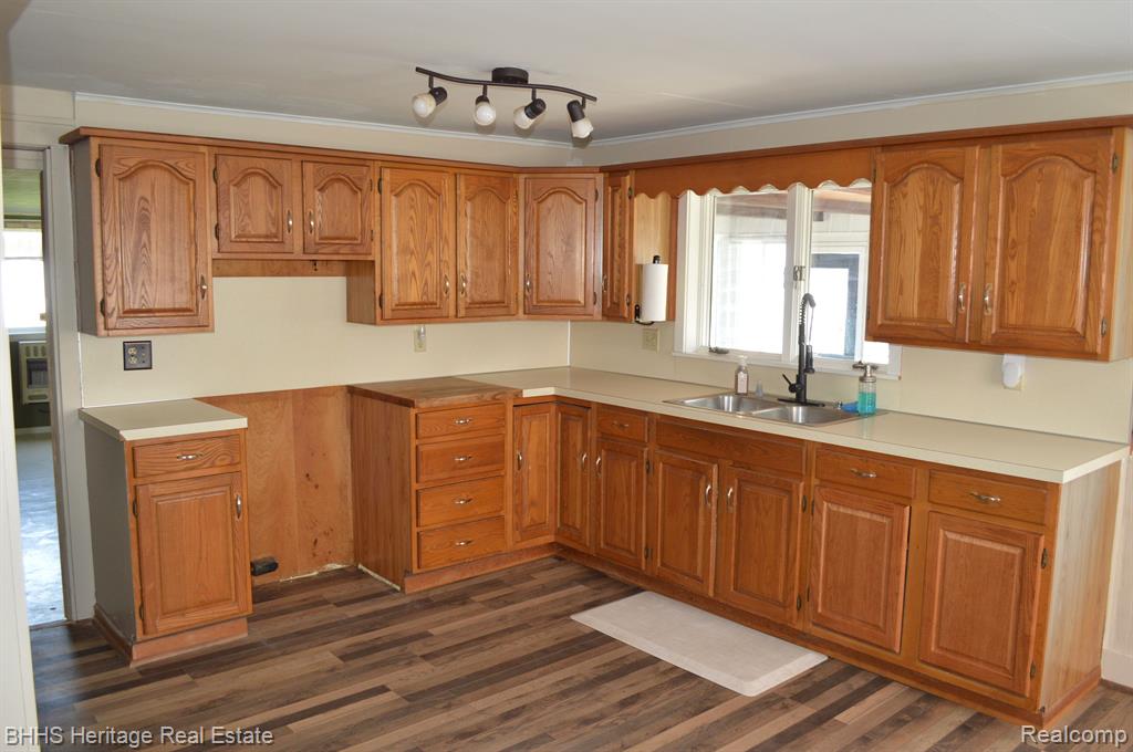 12432 Hill Road Swartz Creek, MI 48473 - Photo 8 of 32 Gallery Image 8
