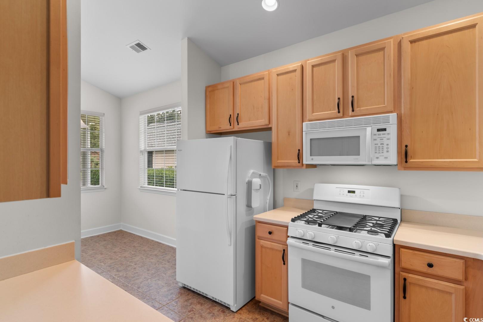 821 Laquinta Loop Murrells Inlet, SC 29576 - Photo 4 of 40