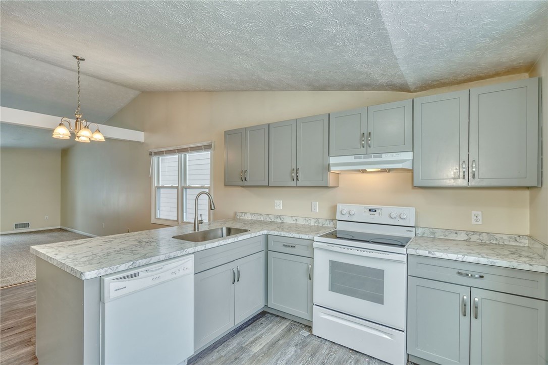 44 Tall Tree Drive Penfield, NY 14526 - Photo 10 of 25