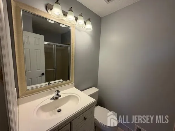 $2,750 | 253 Bromley Place, East Brunswick, NJ 08816