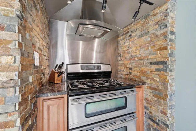 $445,000 | 309 East 69th Street, Kansas City, MO 64113