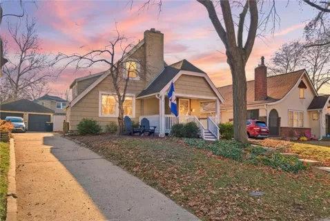 $445,000 | 309 East 69th Street, Kansas City, MO 64113