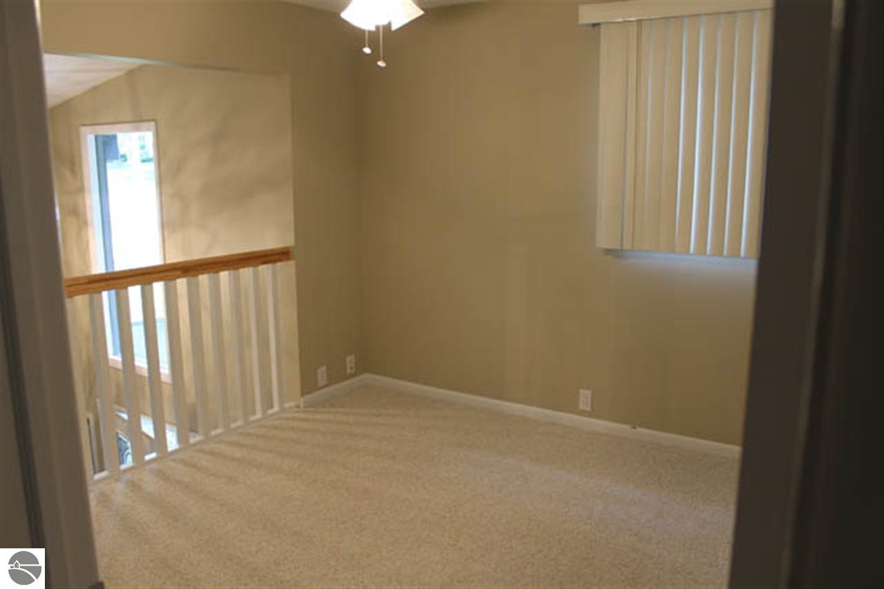 567 Bloomfield Road Traverse City, MI 49686 - Photo 10 of 16 1775107-9.JPG