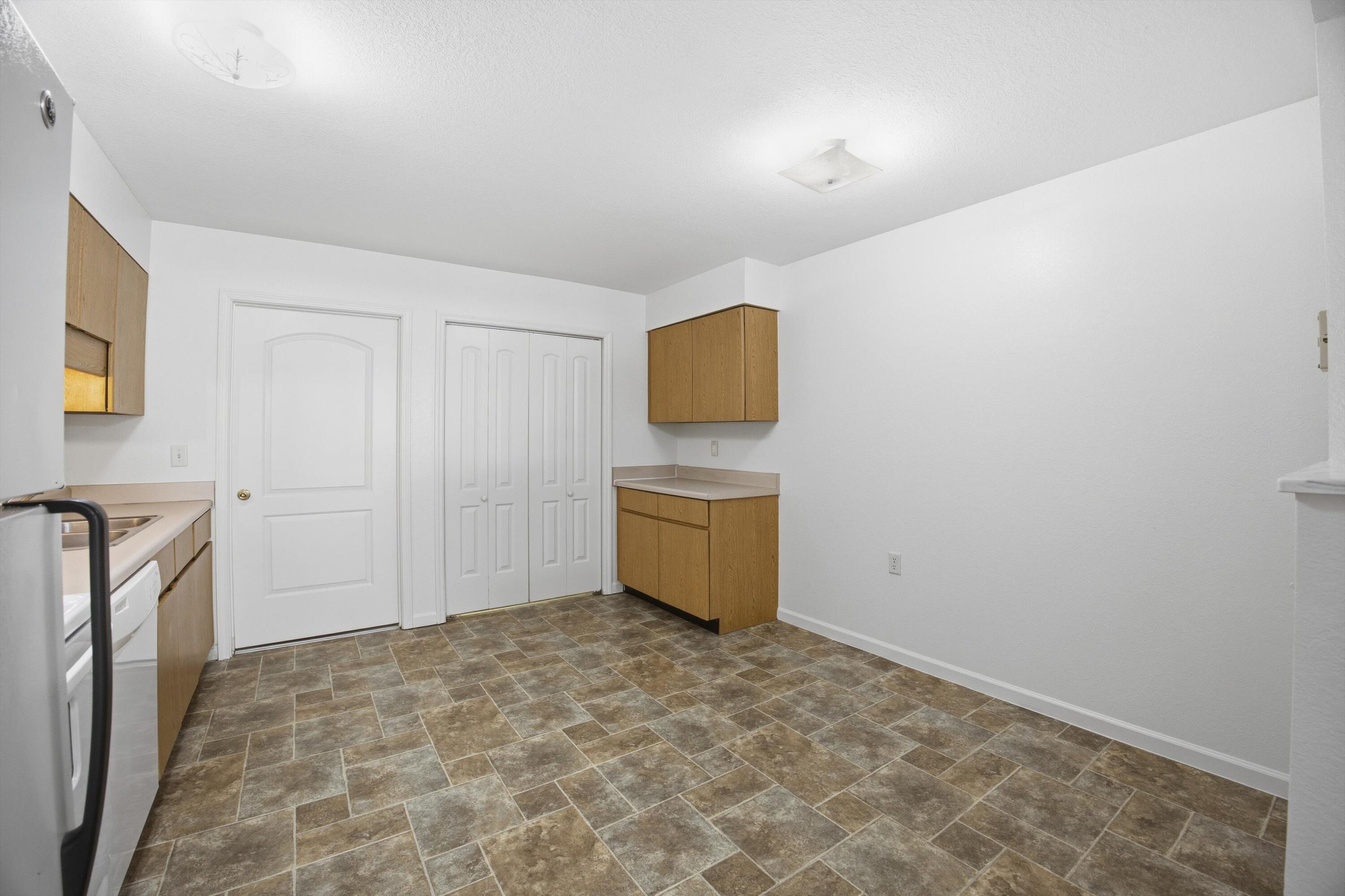 8498 Shawn Ridge Road Harrison, TN 37341 - Photo 15 of 59 Eat In Area
