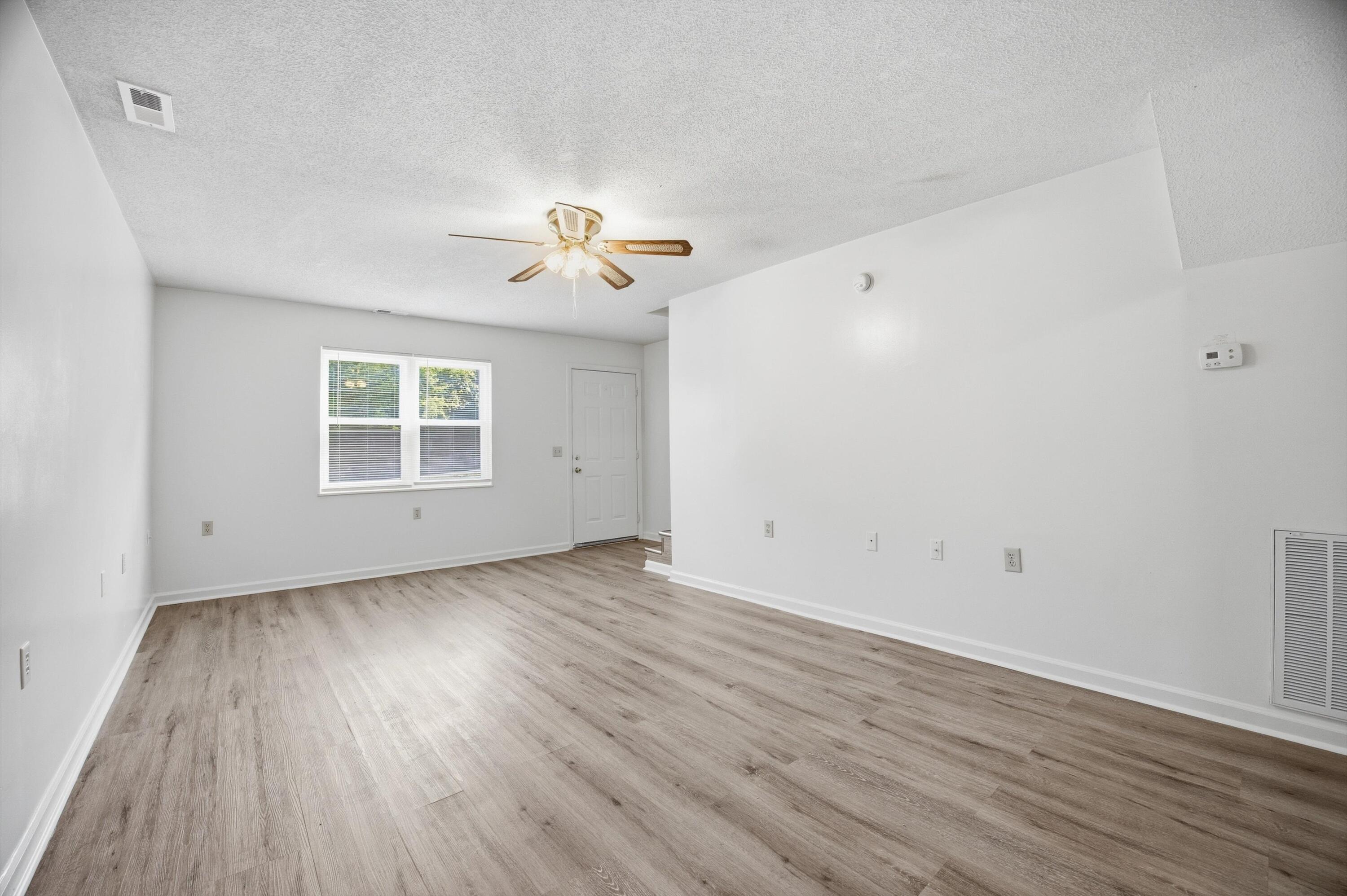8498 Shawn Ridge Road Harrison, TN 37341 - Photo 32 of 59 Living Room