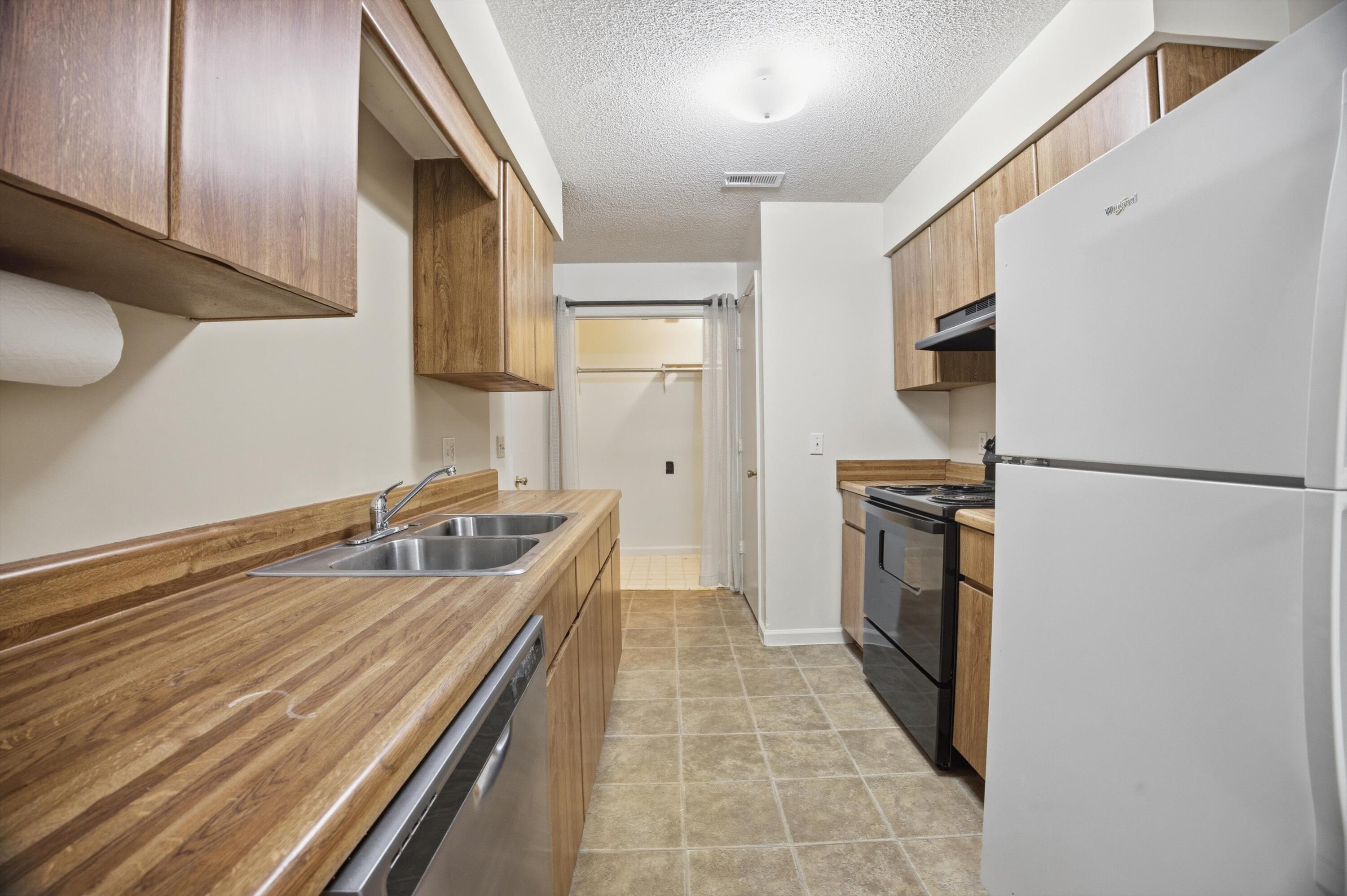 8498 Shawn Ridge Road Harrison, TN 37341 - Photo 35 of 59 Kitchen