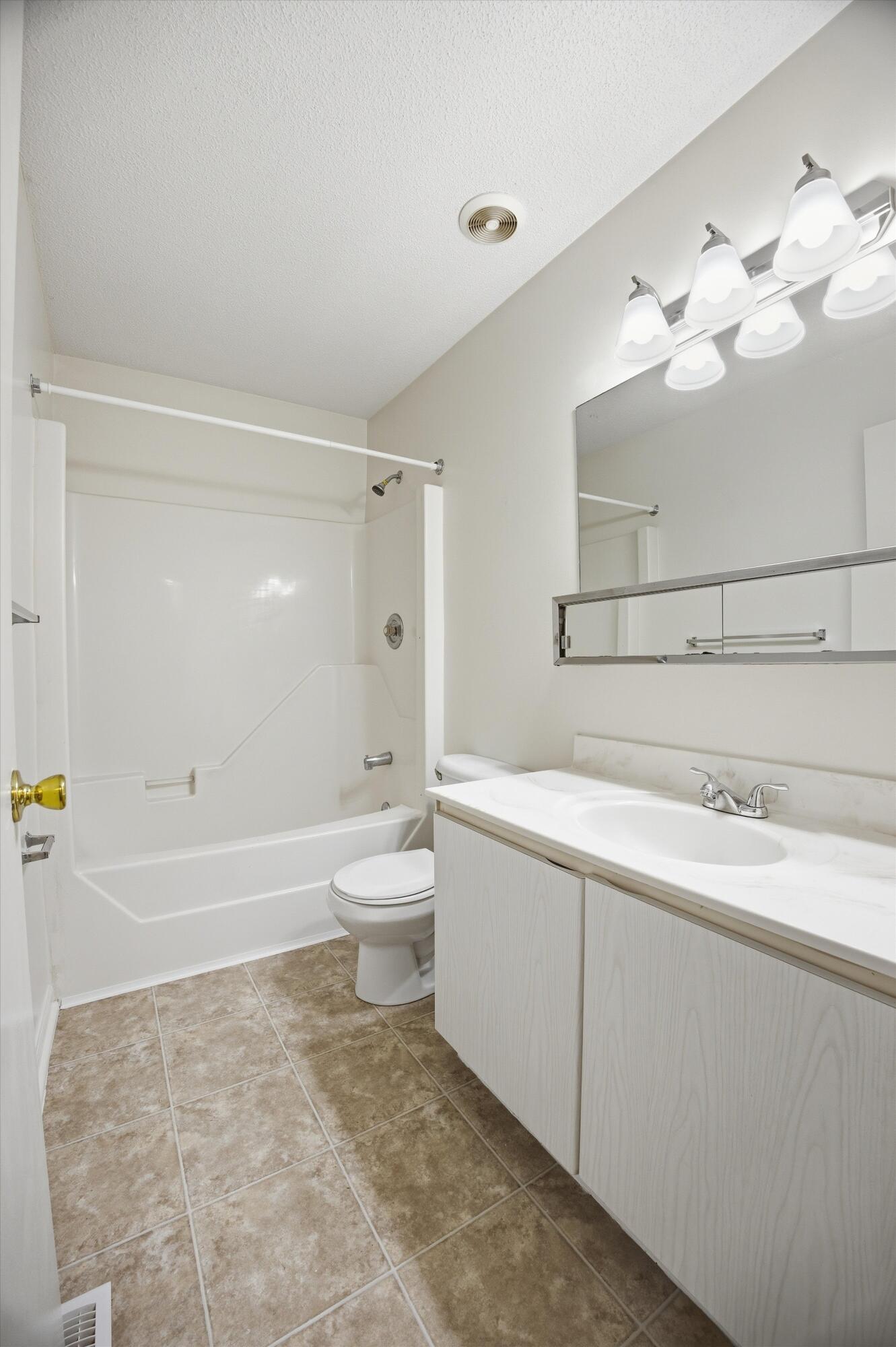 8498 Shawn Ridge Road Harrison, TN 37341 - Photo 43 of 59 Full Bathroom 1