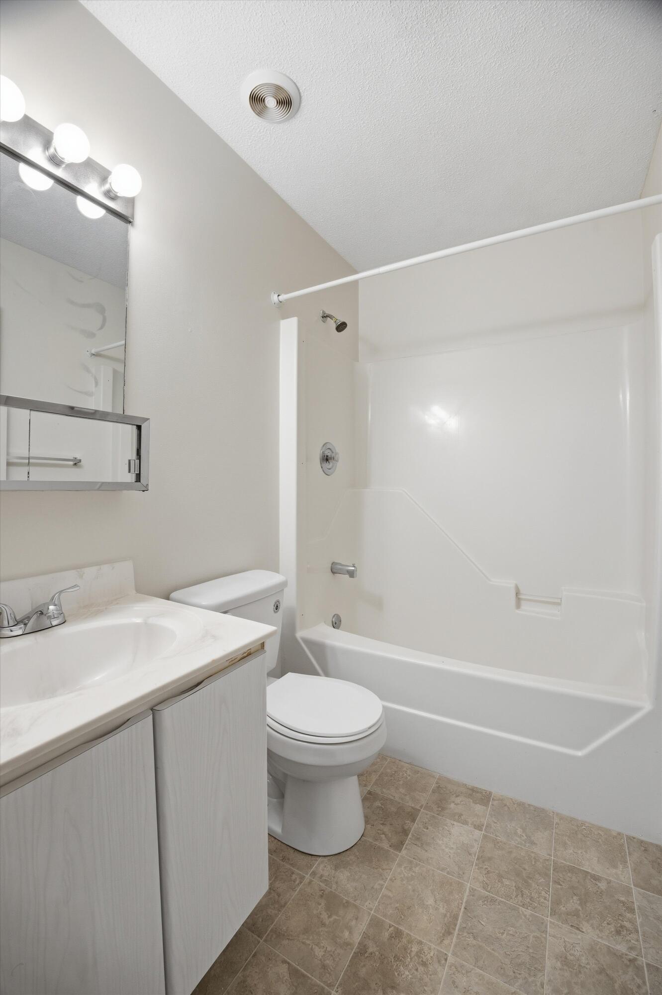 8498 Shawn Ridge Road Harrison, TN 37341 - Photo 48 of 59 Full bathroom 2