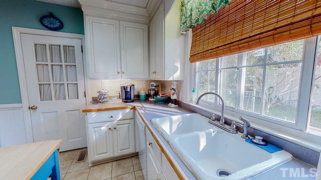 236 North Lamar Street Roxboro, NC 27573 - Photo 6 of 30
