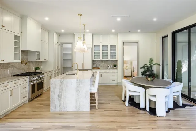 $2,298,000 | 6984 Santa Barbara Drive, Dallas, TX 75214