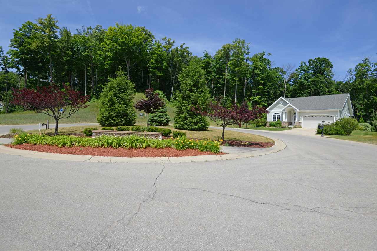 4280 Eagle Ridge Traverse City, MI 49684 - Photo 6 of 16 1827115-5.JPG