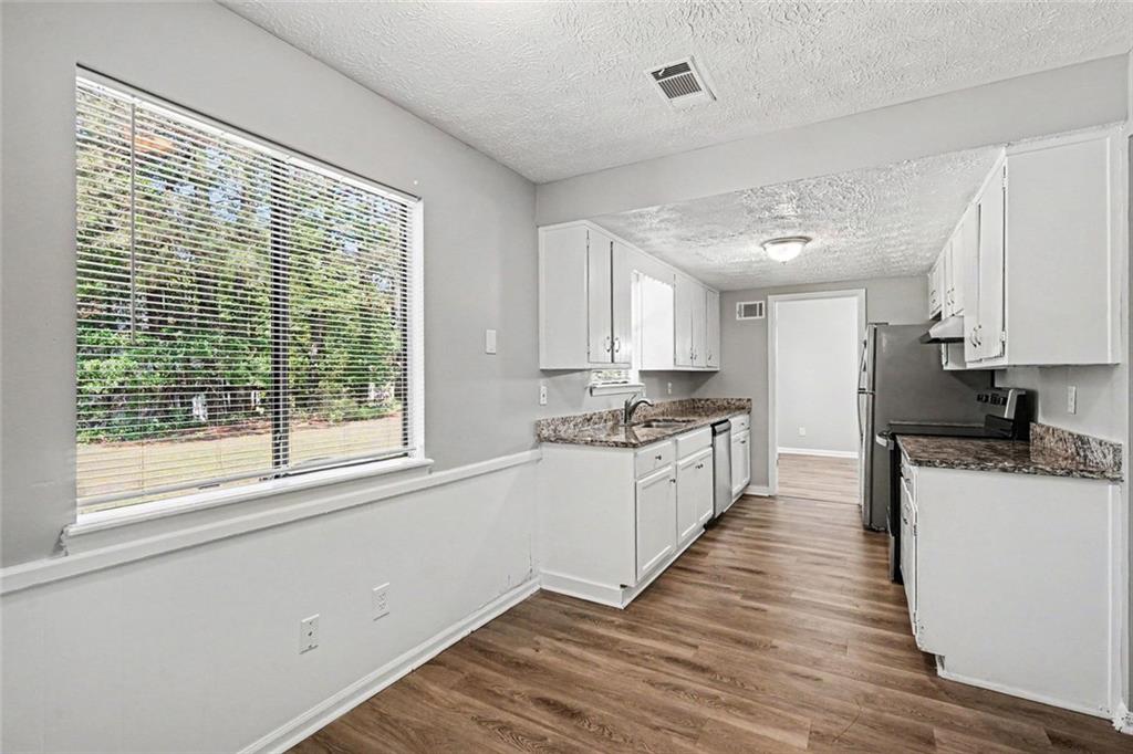4406 Blackbirch Lane Decatur, GA 30034 - Photo 3 of 18
