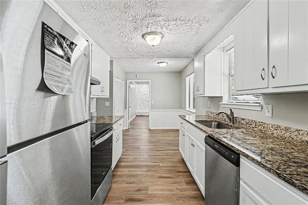 4406 Blackbirch Lane Decatur, GA 30034 - Photo 5 of 18