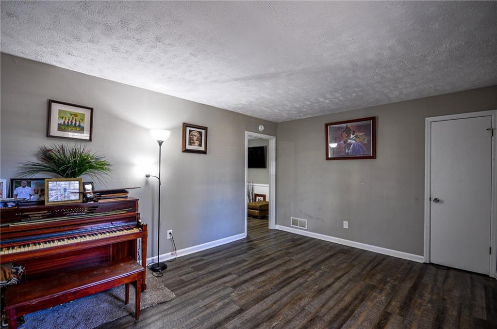 200 Capitol Avenue Winder, GA 30680 - Photo 5 of 21