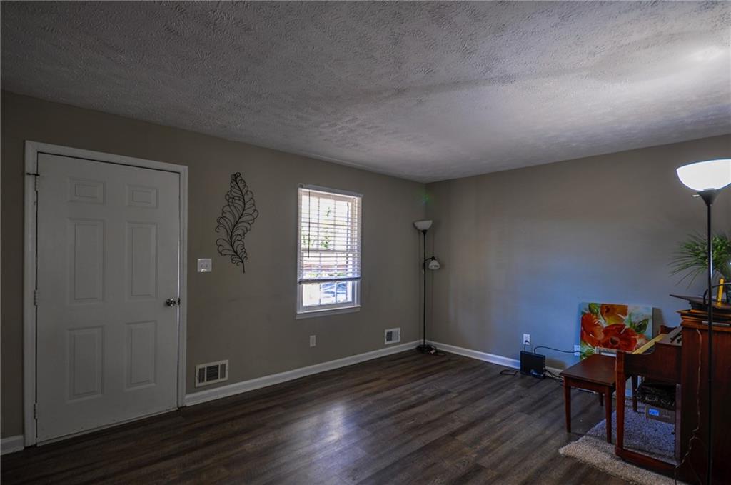 200 Capitol Avenue Winder, GA 30680 - Photo 6 of 21