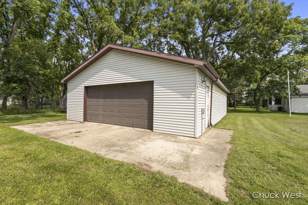 1090 West Valley Road Lansing, MI 48906 - Photo 19 of 23 Gallery Image 19