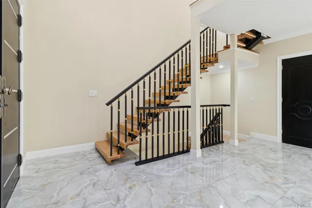 $1,499,999 | 81-25 265th Street | Floral Park