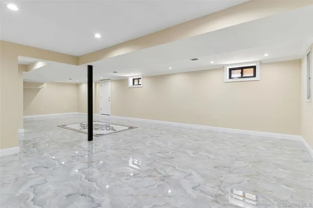 $1,499,999 | 81-25 265th Street | Floral Park