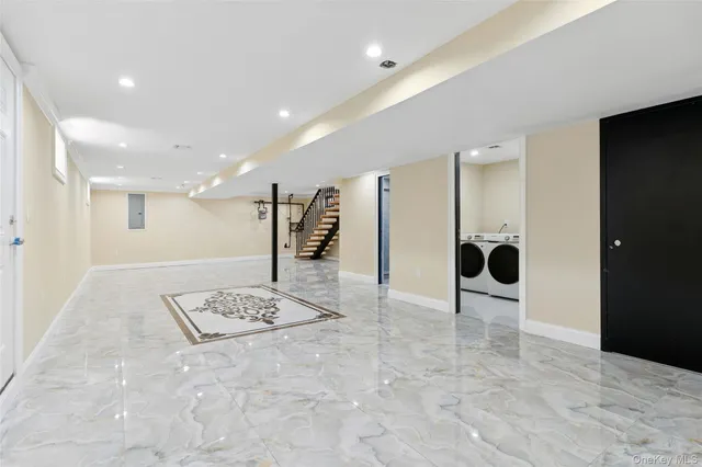 $1,499,999 | 81-25 265th Street | Floral Park