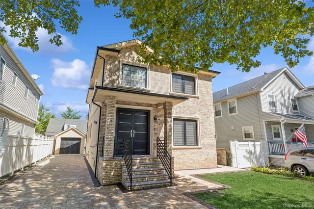 $1,499,999 | 81-25 265th Street | Floral Park