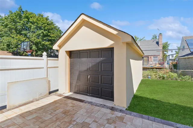 $1,499,999 | 81-25 265th Street | Floral Park