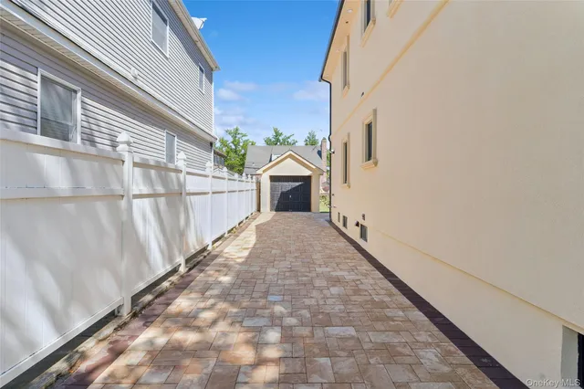 $1,499,999 | 81-25 265th Street | Floral Park