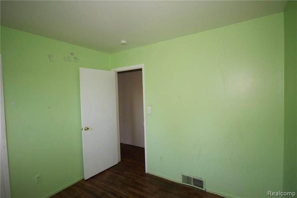 32175 Bruce Street Romulus, MI 48174 - Photo 13 of 19