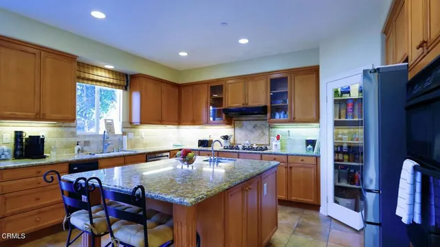 $1,325,000 | 650 Charleston Place, Ventura, CA 93004