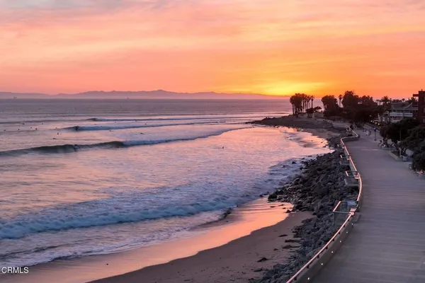 $1,299,000 | 650 Charleston Place, Ventura, CA 93004