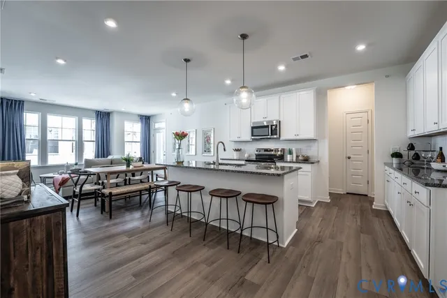 $324,990 | 5304 Twisting Vine Lane, Unit 203, Glen Allen, VA 23059