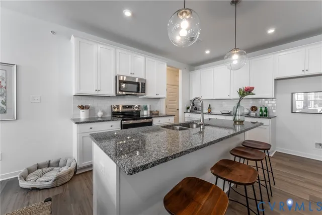 $324,990 | 5304 Twisting Vine Lane, Unit 203, Glen Allen, VA 23059